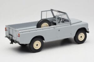 Land Rover Series II 109 Pickup Szary MCG 1:18 MCG18092 Metal — zdjęcie 2 z 6