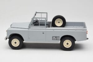 Land Rover Series II 109 Pickup Szary MCG 1:18 MCG18092 Metal — zdjęcie 3 z 6