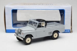 Land Rover Series II 109 Pickup Szary MCG 1:18 MCG18092 Metal — zdjęcie 6 z 6