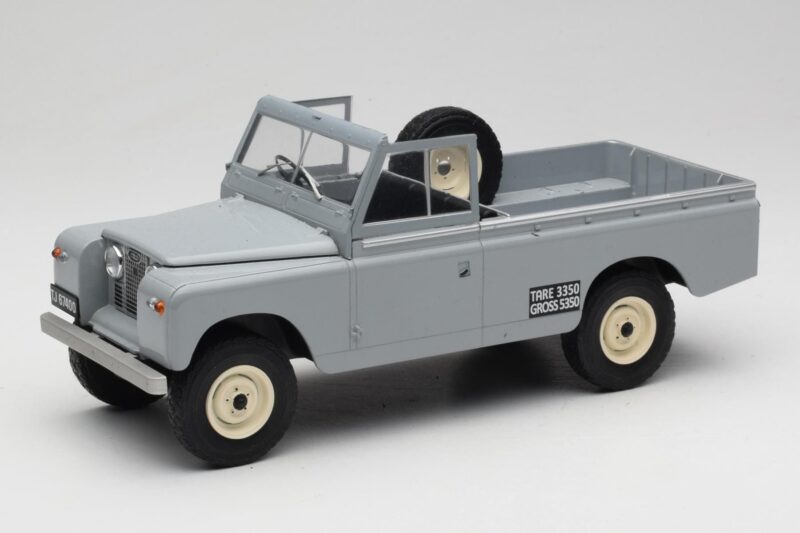 Land Rover Series II 109 Pickup Szary MCG 1:18 MCG18092 Metal