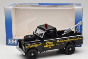 Land Rover Series III Recovery Vehicle Czarny Universal Hobbies 1:18 4411 Metal — zdjęcie 8 z 8