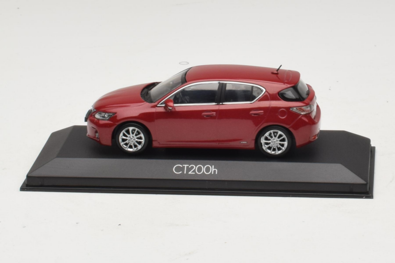 Lexus CT200h Czerwony Minichamps 1:43 Lexus CT200h Czerwony Minichamps 1:43 LEXUS002 Metal