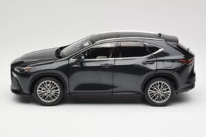 Lexus NX450h+ AZ20 Czarny Kyosho 1:18 08968GBK Żywica — zdjęcie 4 z 8