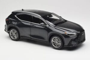 Lexus NX450h+ AZ20 Czarny Kyosho 1:18 08968GBK Żywica — zdjęcie 6 z 8