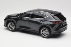 Lexus NX450h+ AZ20 Czarny Kyosho 1:18 08968GBK Żywica — zdjęcie 7 z 8
