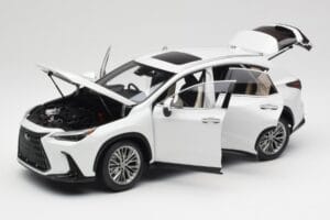Lexus NX450h+ AZ20 Biały Kyosho 1:18 08968Q Żywica — zdjęcie 2 z 8
