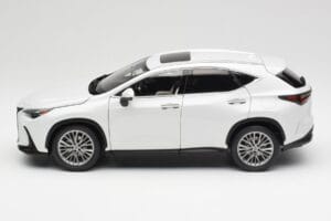 Lexus NX450h+ AZ20 Biały Kyosho 1:18 08968Q Żywica — zdjęcie 4 z 8