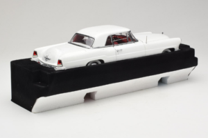 Lincoln Continental Mark II Biały Road Signature 1:18 20078-P1 Metal — zdjęcie 2 z 6