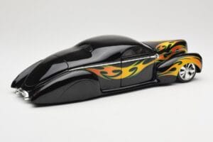Lincoln Zephyr Scrape Custom Czarny z Płomieniami Hot Wheels 1:18 57319 Metal — zdjęcie 3 z 8