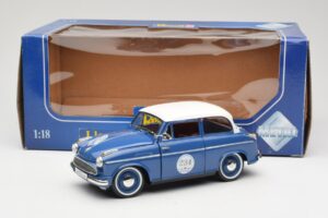 Lloyd Alexander TS #234 Niebieski Revell 1:18 08463 Metal — zdjęcie 8 z 8