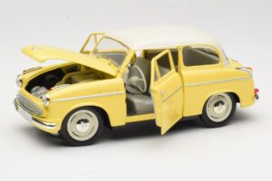 Lloyd Alexander TS Żółty Revell 1:18 08958 Metal — zdjęcie 2 z 8