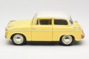Lloyd Alexander TS Żółty Revell 1:18 08958 Metal — zdjęcie 4 z 8