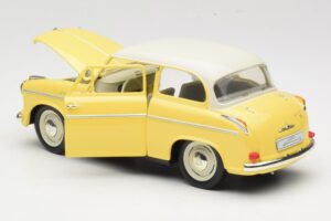 Lloyd Alexander TS Żółty Revell 1:18 08958 Metal — zdjęcie 5 z 8