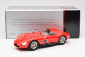 Maserati 300S Czerwony CMC 1:18 M-105 Metal — zdjęcie 6 z 6
