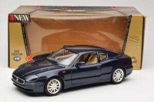 Maserati 3200 GT Czarny Bburago 1:18 3371 Metal — zdjęcie 8 z 8