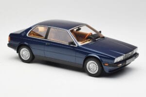 Maserati Biturbo Coupe Ciemnoniebieski Metallic Minichamps 1:18 107123500 Metal — zdjęcie 4 z 6