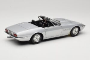 Maserati Ghibli Spyder Srebrny Minichamps 1:18 100122330 Metal — zdjęcie 3 z 7