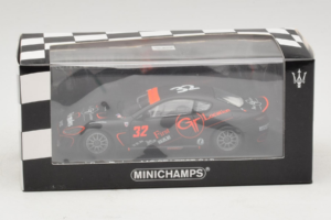 Maserati GranTurismo MC GT4 #32 J. Sicart Maserati MC 2010 Minichamps 1:43 400101232 Metal — zdjęcie 5 z 5