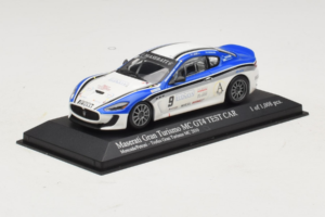 Maserati GranTurismo MC GT4 #9 Moncada / Petrini Maserati MC 2010 Minichamps 1:43 400101209 Metal — zdjęcie 2 z 5