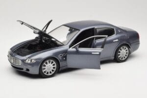 Maserati Quattroporte Blue Metallic Hot Wheels 1:18 B7003 Metal — zdjęcie 2 z 8