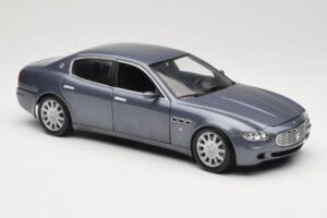 Maserati Quattroporte Blue Metallic Hot Wheels 1:18 B7003 Metal — zdjęcie 6 z 8
