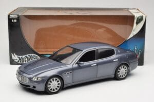 Maserati Quattroporte Blue Metallic Hot Wheels 1:18 B7003 Metal — zdjęcie 8 z 8
