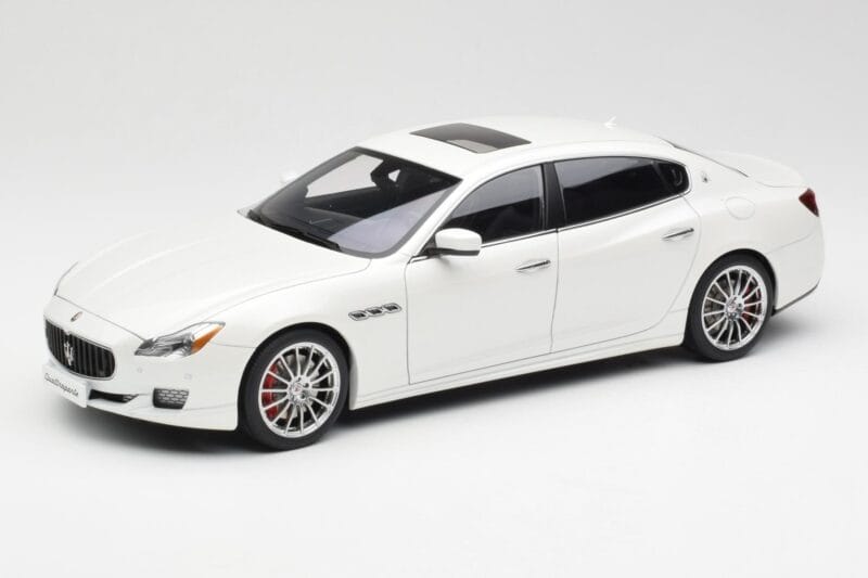 Maserati Quattroporte VI GTS Alpine Biały AUTOart 1:18 75808 Metal