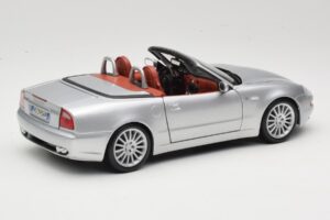 Maserati Spyder Srebrny Maisto 1:18 31667 Metal — zdjęcie 3 z 8