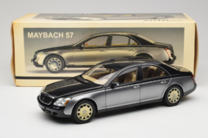 Maybach 57 SWB Caspian Black Himalayas Grey AUTOart 1:18 76151 Metal — zdjęcie 9 z 9