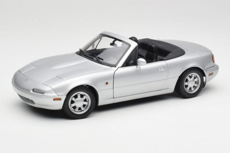 Mazda MX-5 Miata NA Highlight Srebrny Gate 1:18 1015 Metal