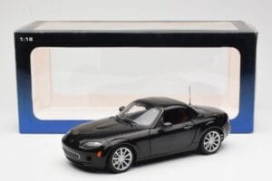 Mazda MX-5 NC Roadster Retractable Hardtop US Spec Czarny AUTOart 1:18 75971 Metal — zdjęcie 10 z 10