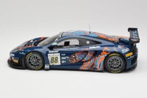 McLaren 12C GT3 #88 Von Ryan Racing A. Barff / T. Goodwin / B. Senna Spa 24 Hours 2013 Minichamps 1:18 151131388 Metal — zdjęcie 3 z 6