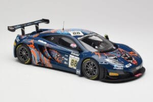 McLaren 12C GT3 #88 Von Ryan Racing A. Barff / T. Goodwin / B. Senna Spa 24 Hours 2013 Minichamps 1:18 151131388 Metal — zdjęcie 4 z 6