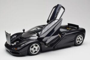 McLaren F1 Blue Metallic Minichamps 1:12 530133130 Metal — zdjęcie 2 z 8