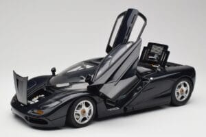 McLaren F1 Dark Blue Metallic Minichamps 1:12 530133128 Metal — zdjęcie 2 z 9