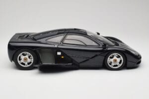 McLaren F1 Dark Blue Metallic Minichamps 1:12 530133128 Metal — zdjęcie 4 z 9