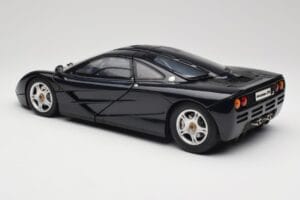 McLaren F1 Dark Blue Metallic Minichamps 1:12 530133128 Metal — zdjęcie 8 z 9