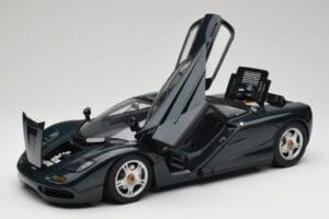 McLaren F1 Dark Green Metallic Minichamps 1:12 530133127 Metal — zdjęcie 2 z 9
