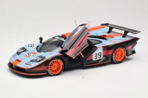 McLaren F1 GTR #39 Gulf R. Bellm / A. Gilbert / M. Sekiya 24 Hours of Le Mans 1997 UT Models 1:18 39725 Metal — zdjęcie 2 z 8