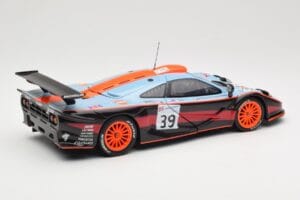 McLaren F1 GTR #39 Gulf R. Bellm / A. Gilbert / M. Sekiya 24 Hours of Le Mans 1997 UT Models 1:18 39725 Metal — zdjęcie 3 z 8