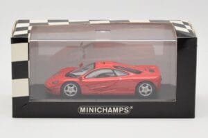 McLaren F1 Czerwony Minichamps 1:43 433133438 Metal — zdjęcie 4 z 4
