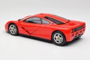 McLaren F1 Magma Czerwony Minichamps 1:18 530133422 Metal — zdjęcie 7 z 8