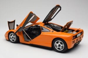McLaren F1 Pomarańczowy Minichamps 1:12 530133131 Metal — zdjęcie 6 z 9