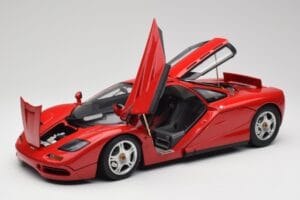 McLaren F1 Czerwony Minichamps 1:12 530133125 Metal — zdjęcie 2 z 9