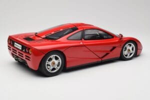 McLaren F1 Czerwony Minichamps 1:12 530133125 Metal — zdjęcie 3 z 9