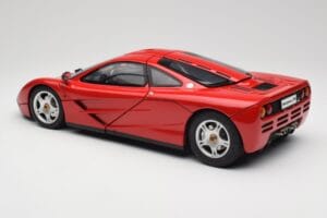 McLaren F1 Czerwony Minichamps 1:12 530133125 Metal — zdjęcie 8 z 9