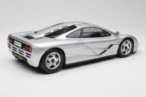 McLaren F1 Srebrny Minichamps 1:12 530133129 Metal — zdjęcie 3 z 8