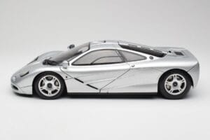 McLaren F1 Srebrny Minichamps 1:12 530133129 Metal — zdjęcie 4 z 8