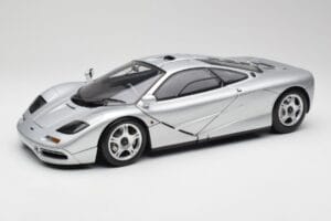 McLaren F1 Srebrny Minichamps 1:12 530133129 Metal