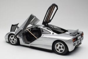 McLaren F1 Srebrny Minichamps 1:12 530133129 Metal — zdjęcie 5 z 8